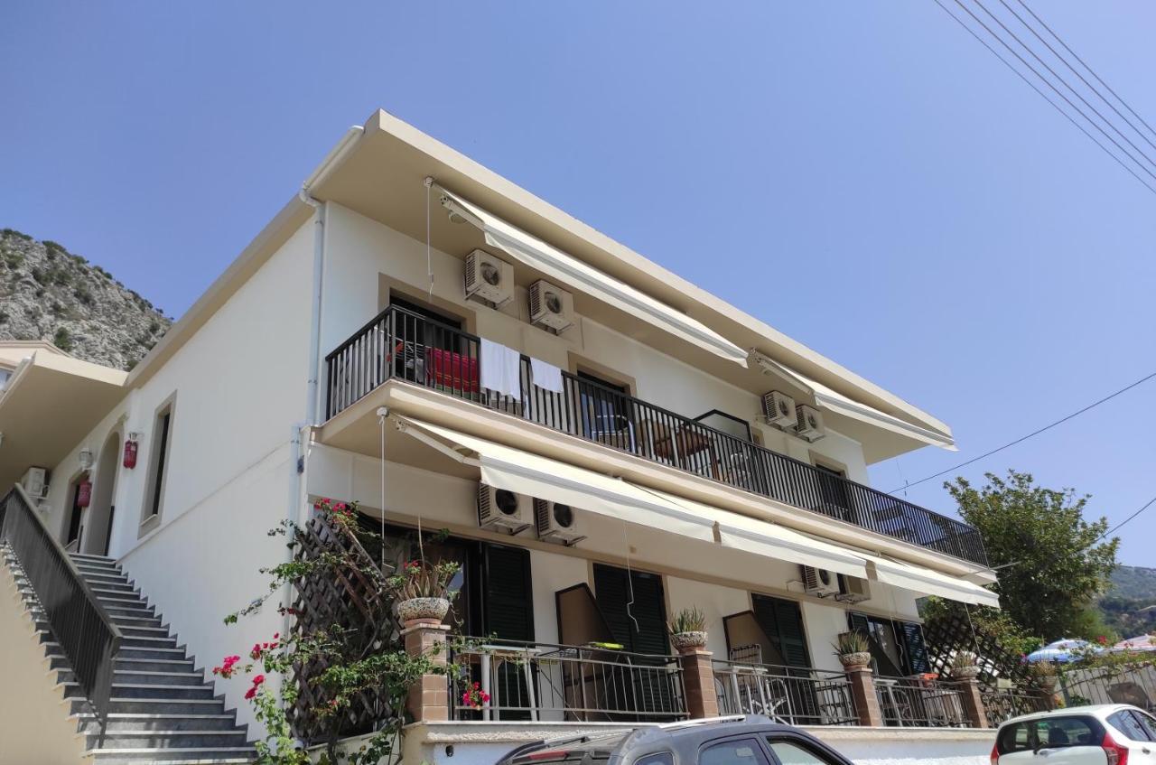 Vladimiros Apartments Barbati Buitenkant foto