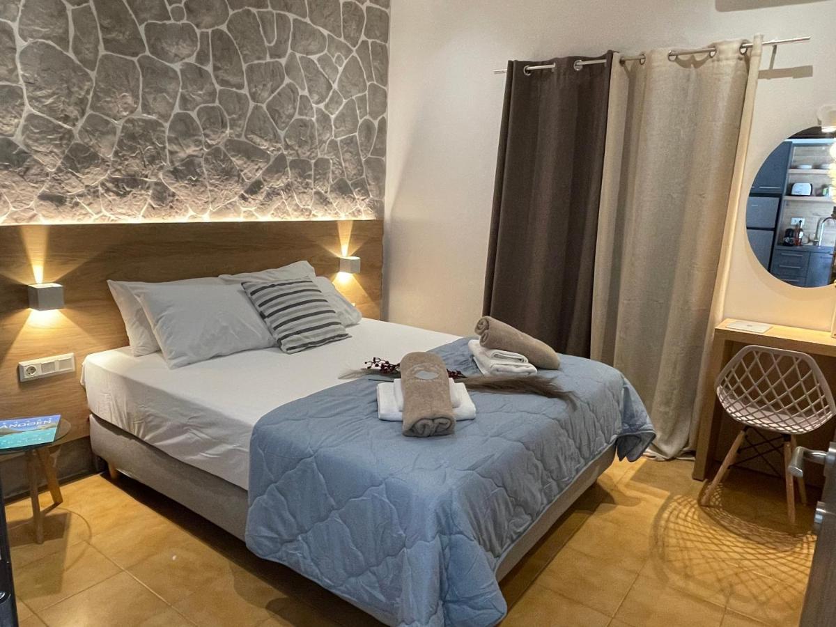 Vladimiros Apartments Barbati Buitenkant foto