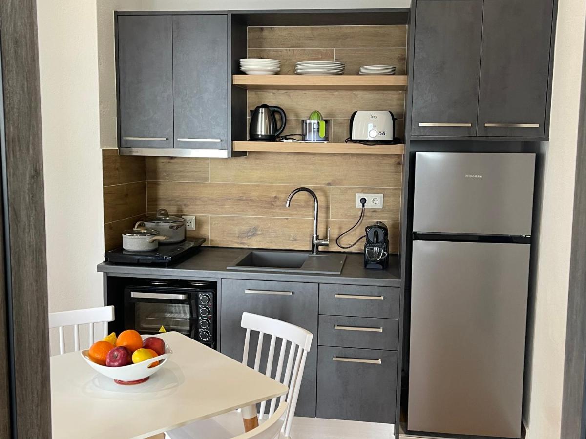 Vladimiros Apartments Barbati Buitenkant foto