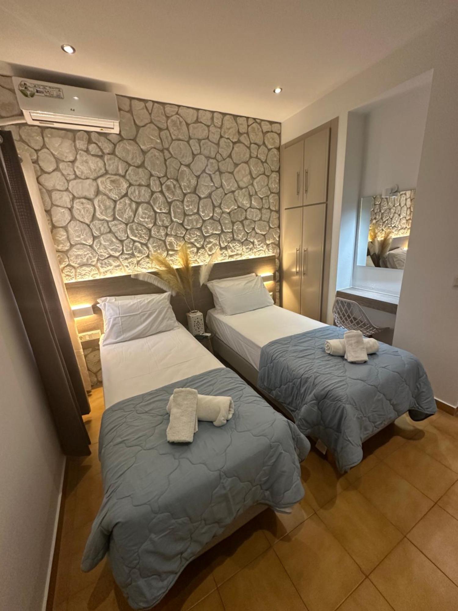 Vladimiros Apartments Barbati Buitenkant foto