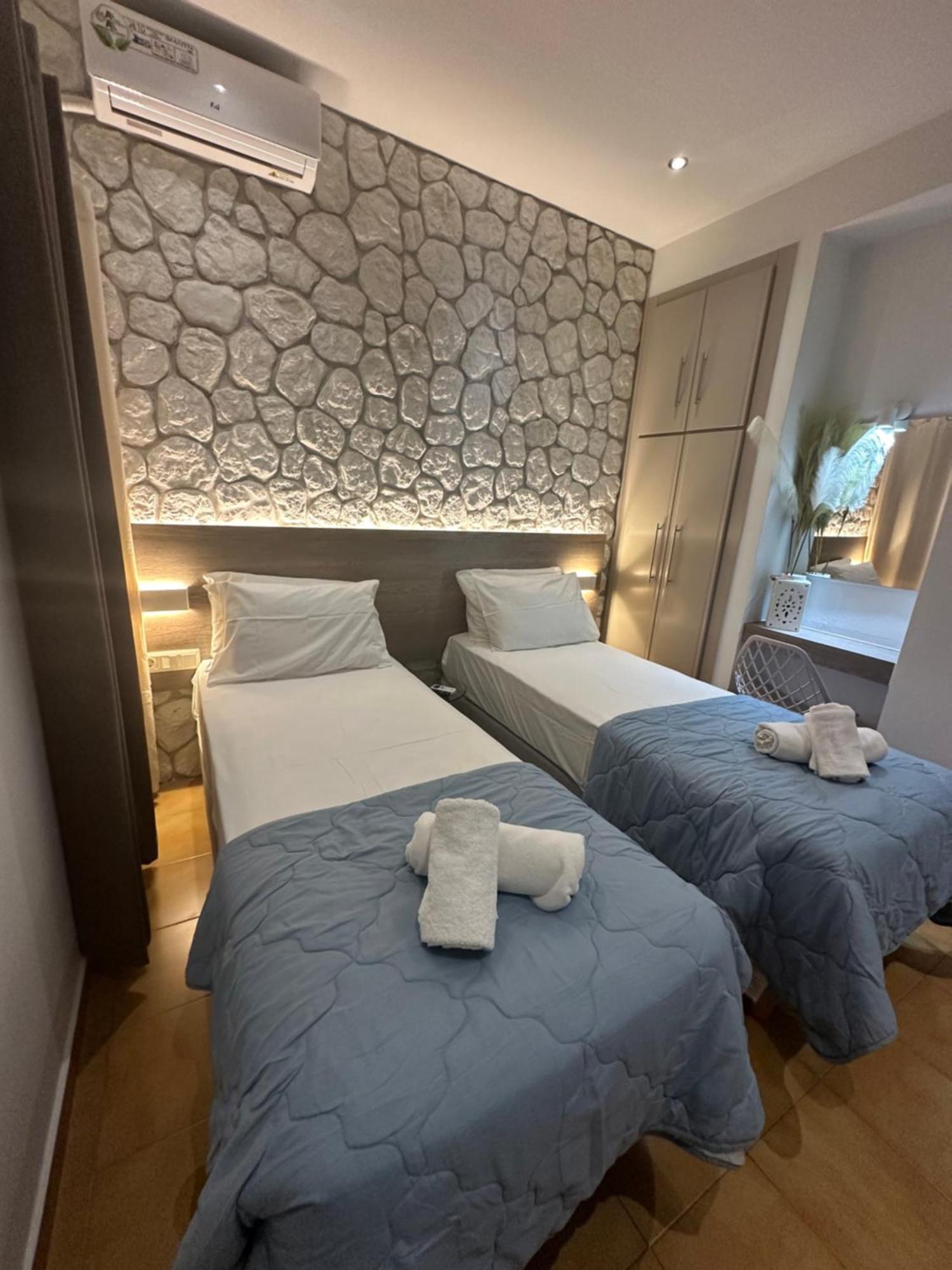 Vladimiros Apartments Barbati Buitenkant foto