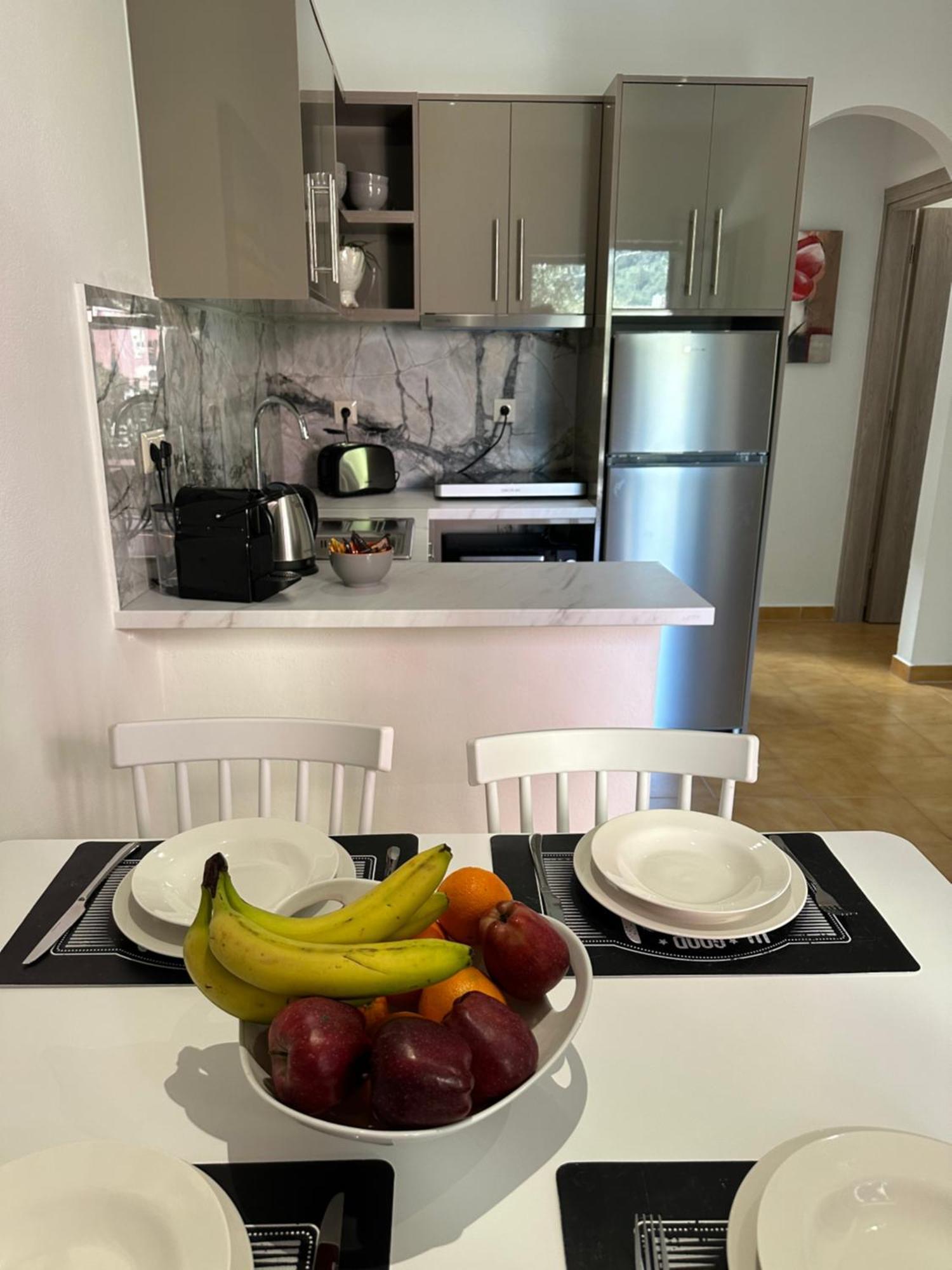 Vladimiros Apartments Barbati Buitenkant foto