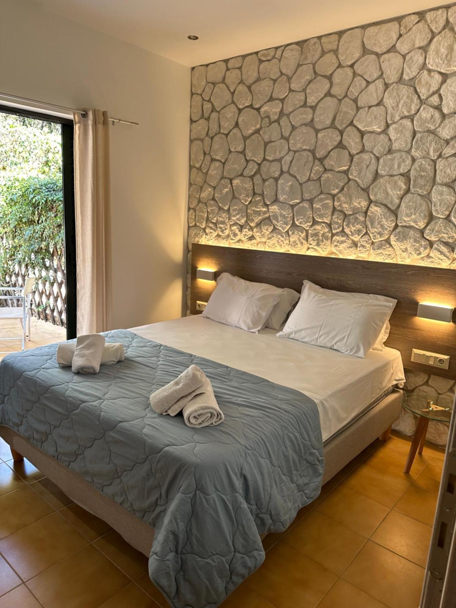 Vladimiros Apartments Barbati Buitenkant foto
