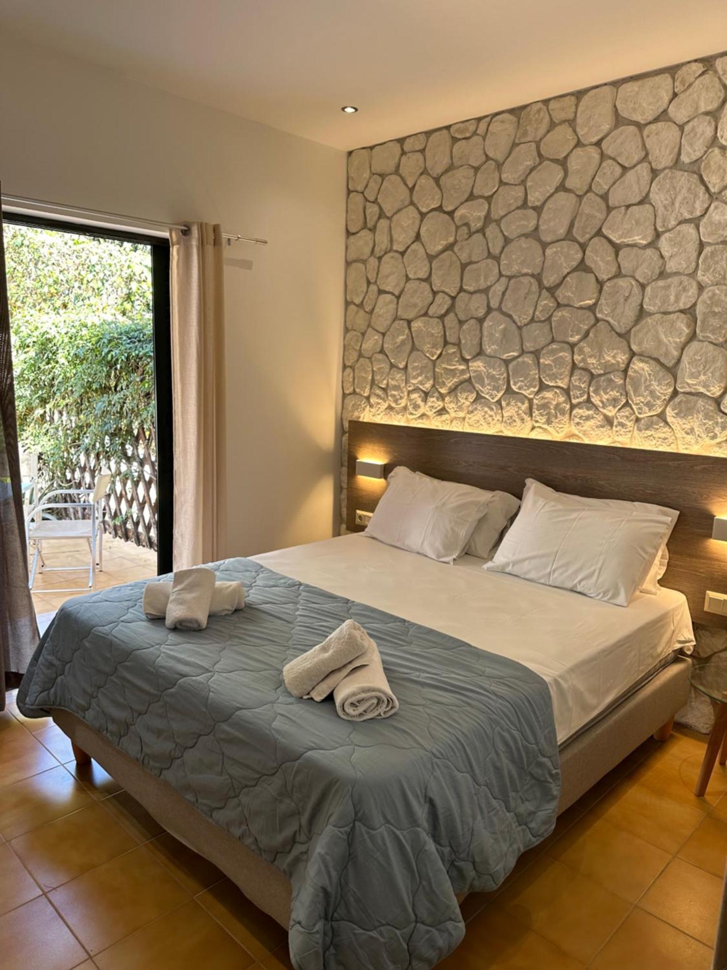 Vladimiros Apartments Barbati Buitenkant foto