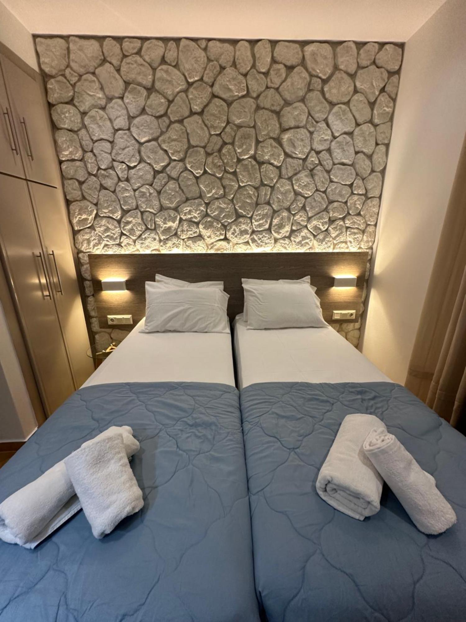 Vladimiros Apartments Barbati Buitenkant foto