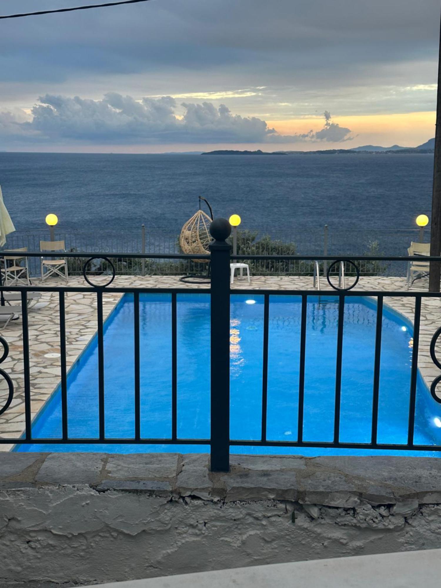Vladimiros Apartments Barbati Buitenkant foto