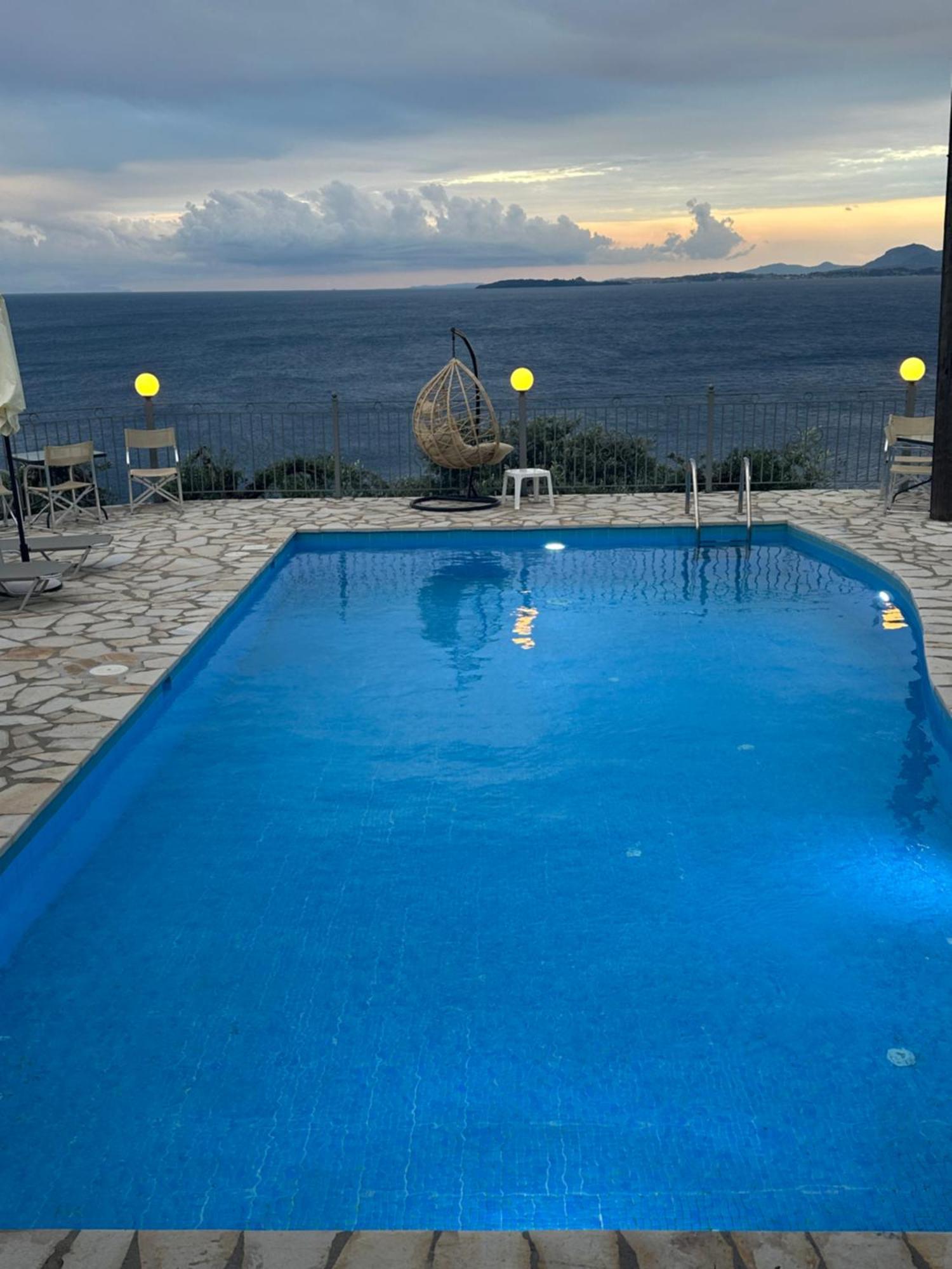 Vladimiros Apartments Barbati Buitenkant foto