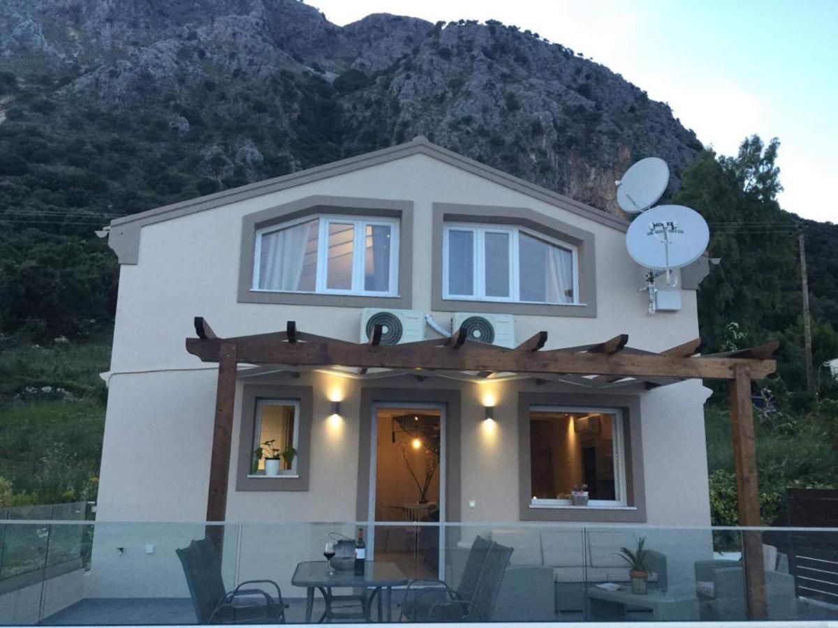 Vladimiros Apartments Barbati Buitenkant foto